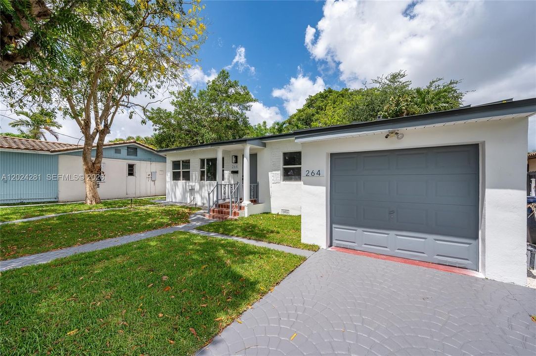 For Sale: $899,000 (3 beds, 2 baths, 1540 Square Feet)