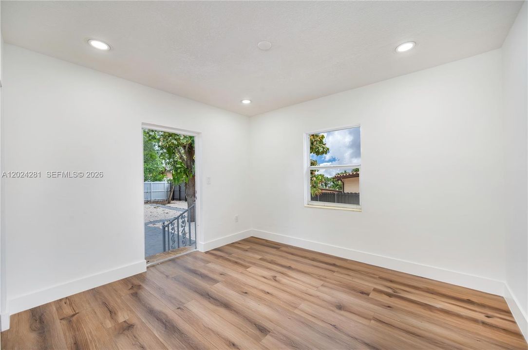 For Sale: $899,000 (3 beds, 2 baths, 1540 Square Feet)