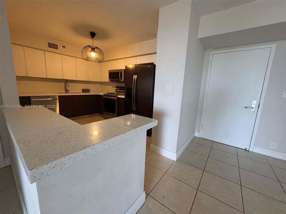В аренду: $3,200 (2 спален, 2 ванн, 1181 Квадратных фут)