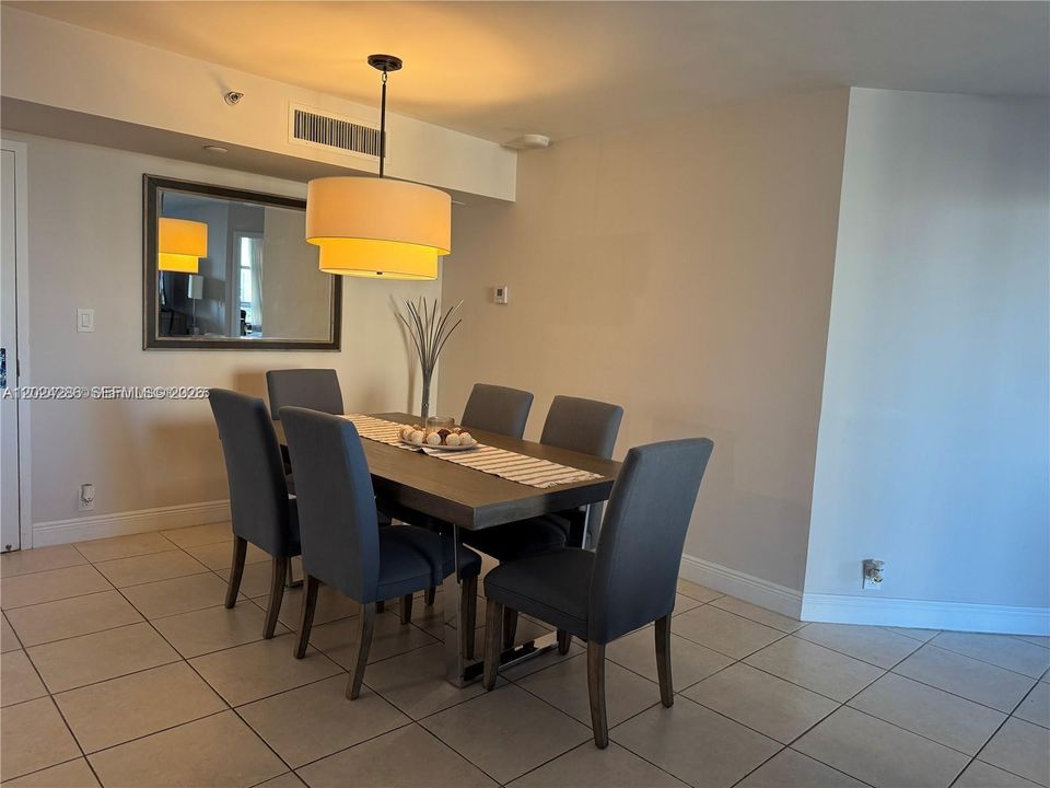 В аренду: $3,200 (2 спален, 2 ванн, 1181 Квадратных фут)