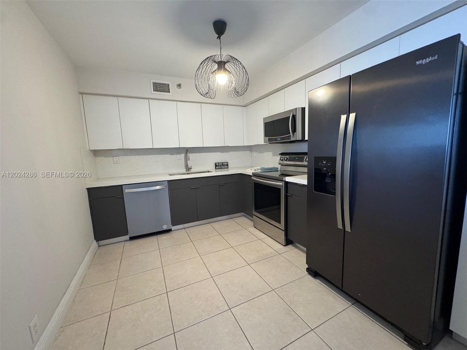 В аренду: $3,200 (2 спален, 2 ванн, 1181 Квадратных фут)