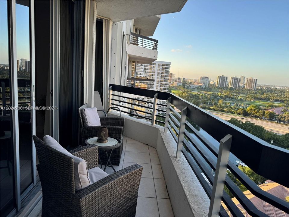 В аренду: $3,200 (2 спален, 2 ванн, 1181 Квадратных фут)
