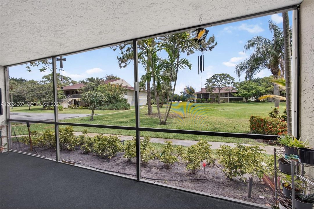 For Sale: $245,000 (2 beds, 2 baths, 1025 Square Feet)