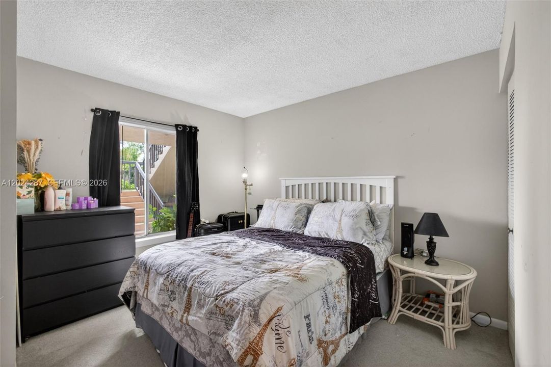 For Sale: $245,000 (2 beds, 2 baths, 1025 Square Feet)