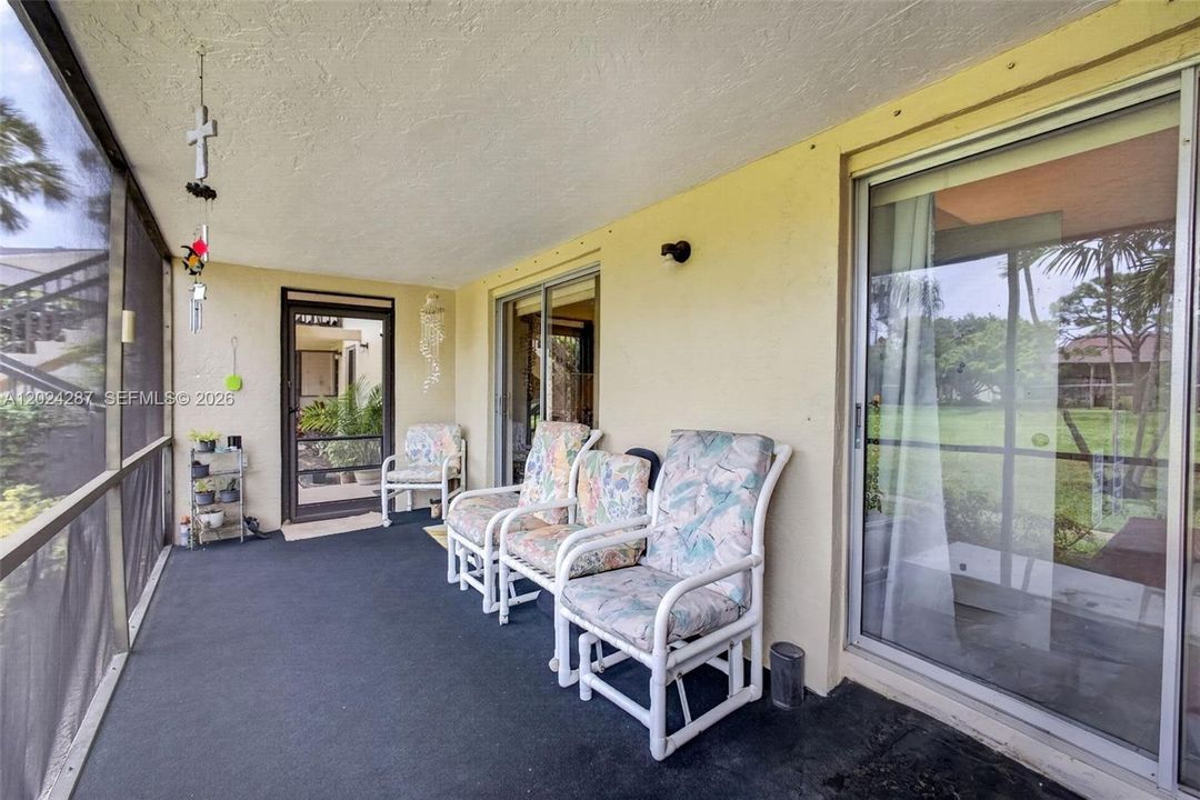 For Sale: $245,000 (2 beds, 2 baths, 1025 Square Feet)