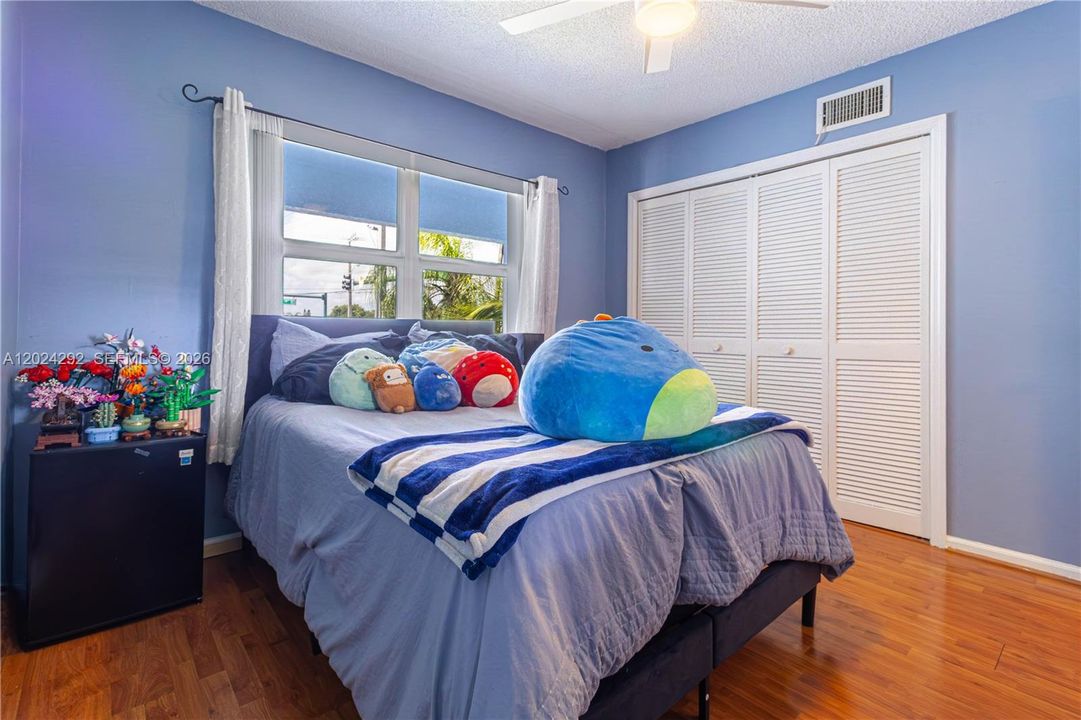For Sale: $159,000 (2 beds, 2 baths, 950 Square Feet)