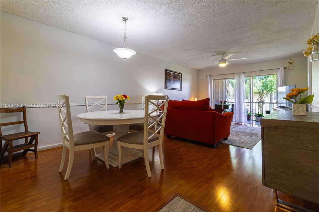 For Sale: $159,000 (2 beds, 2 baths, 950 Square Feet)