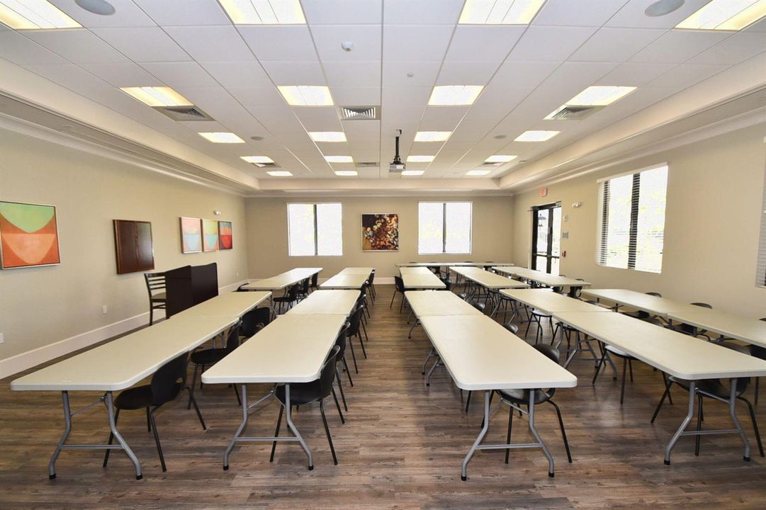 ARTS & CRAFTS ROOM