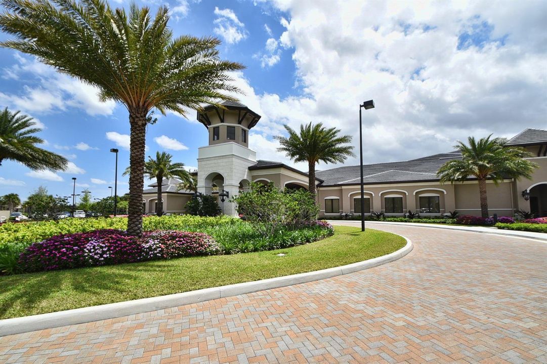 CLUBHOUSE