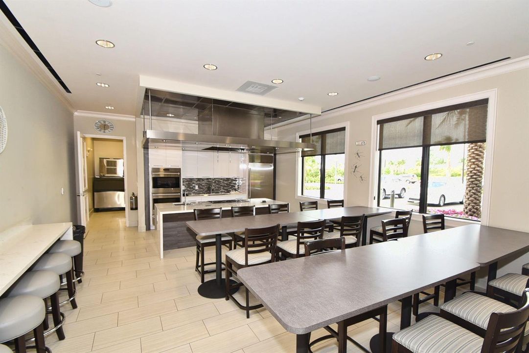 CATERING/DEMO KITCHEN