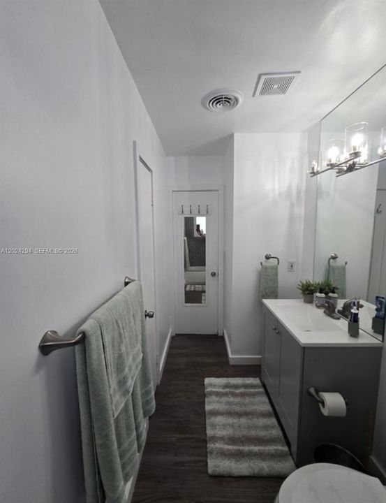 На продажу: $799,900 (5 спален, 2 ванн, 1762 Квадратных фут)