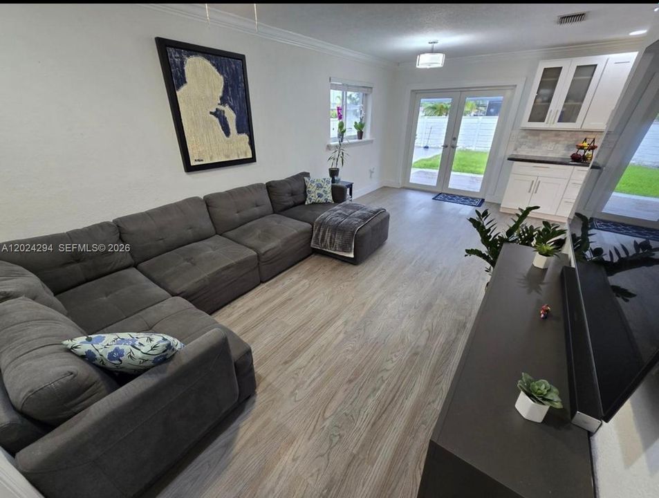На продажу: $799,900 (5 спален, 2 ванн, 1762 Квадратных фут)
