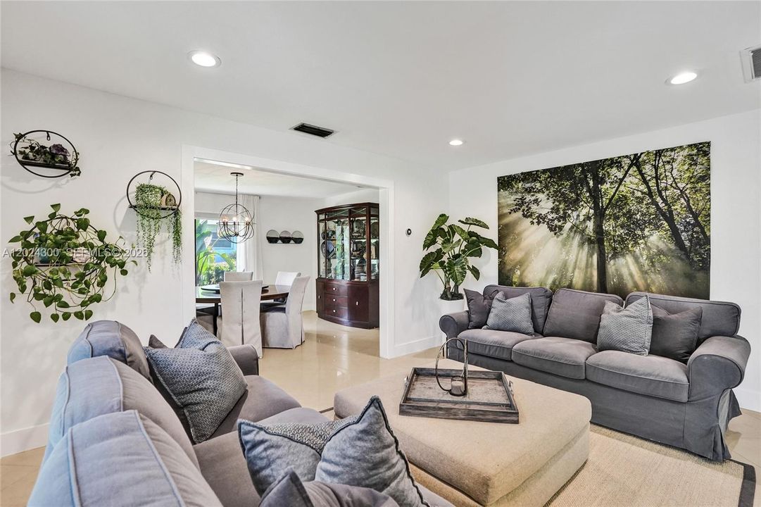 For Rent: $7,500 (4 beds, 2 baths, 2871 Square Feet)