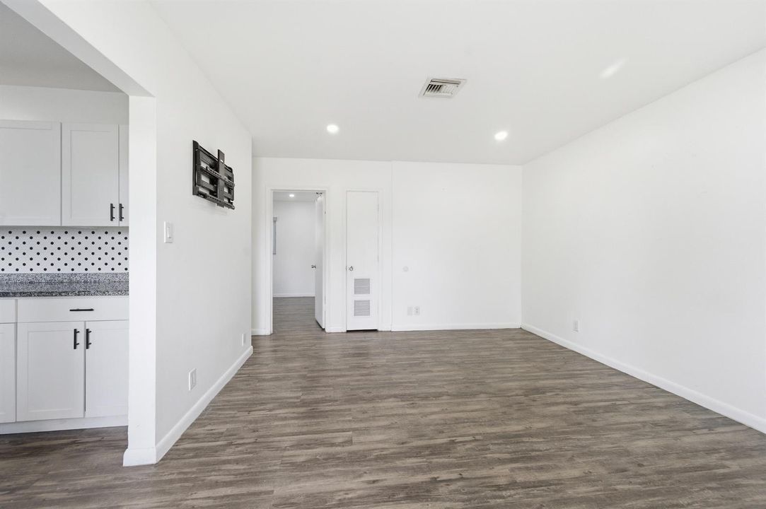 837 NW 41st St - Oakland Park-3