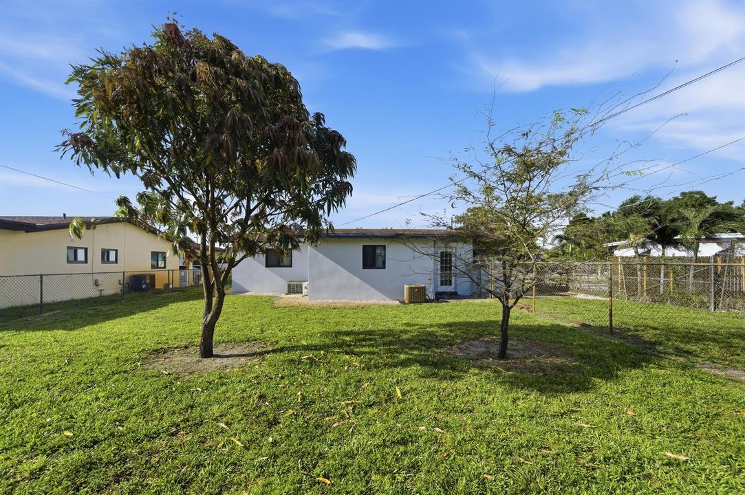 837 NW 41st St - Oakland Park-22