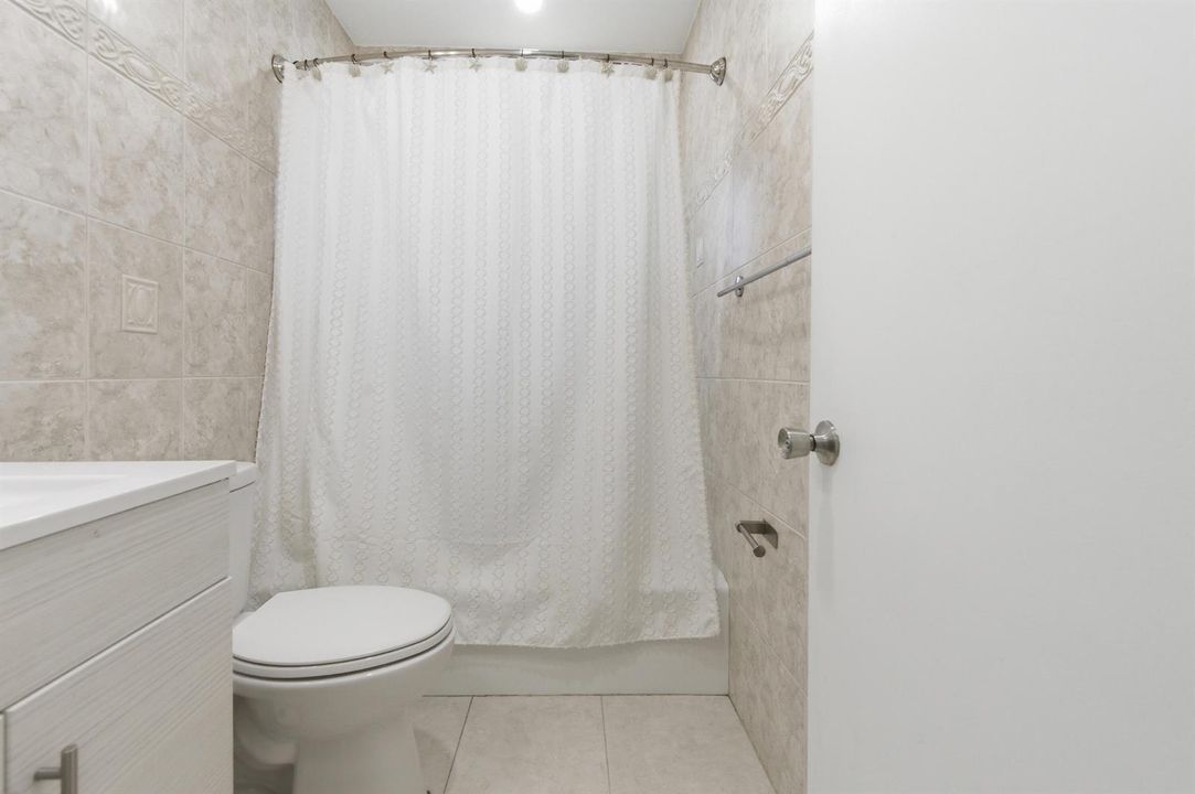837 NW 41st St - Oakland Park-15