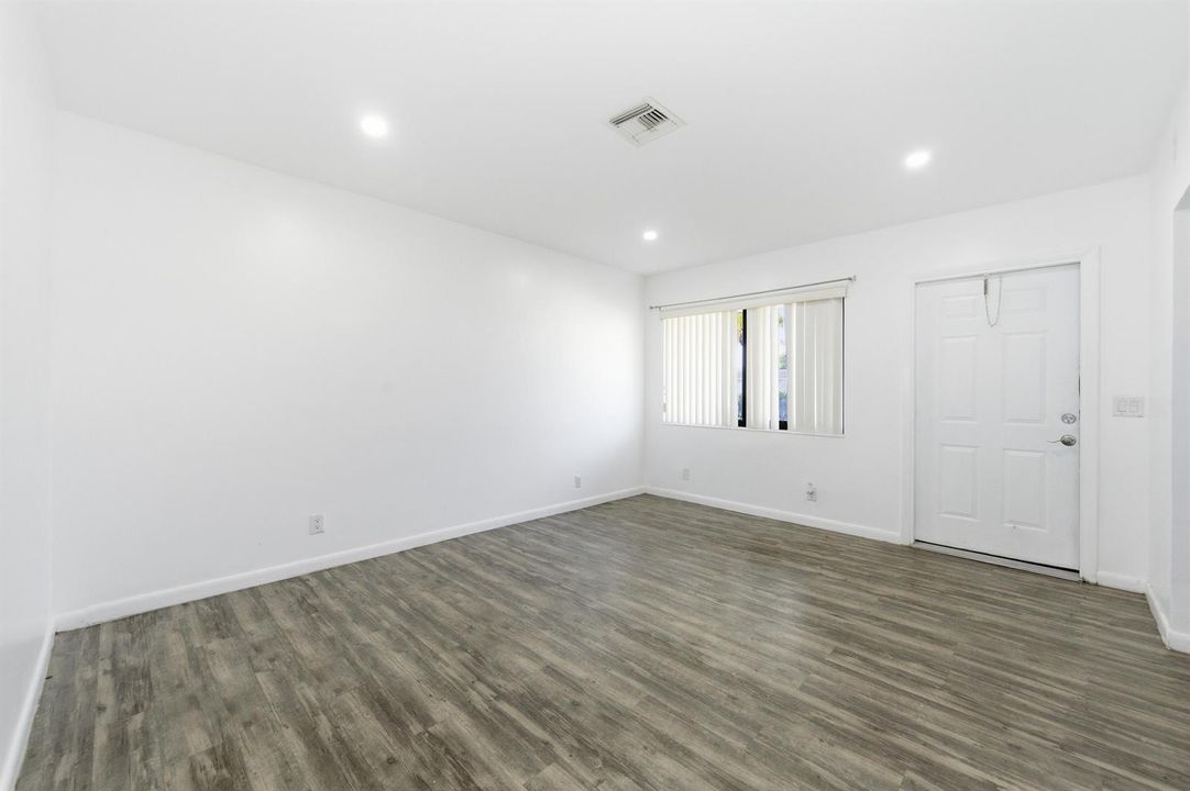 837 NW 41st St - Oakland Park-9