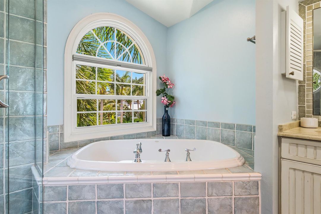 98-SOUTHPORT-COVE-34134-054
