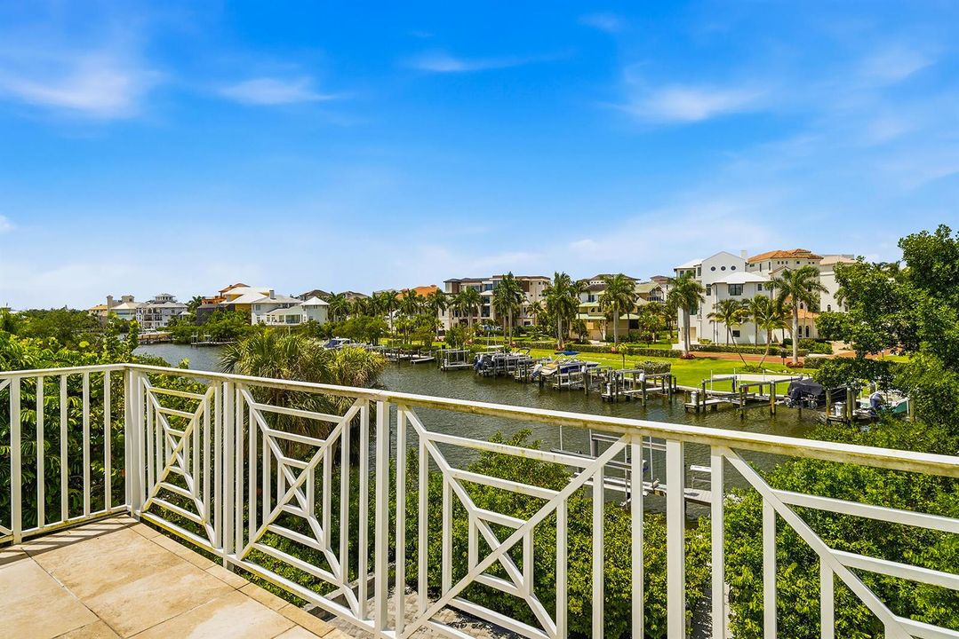 98-SOUTHPORT-COVE-34134-045