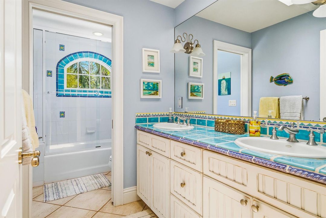 98-SOUTHPORT-COVE-34134-063
