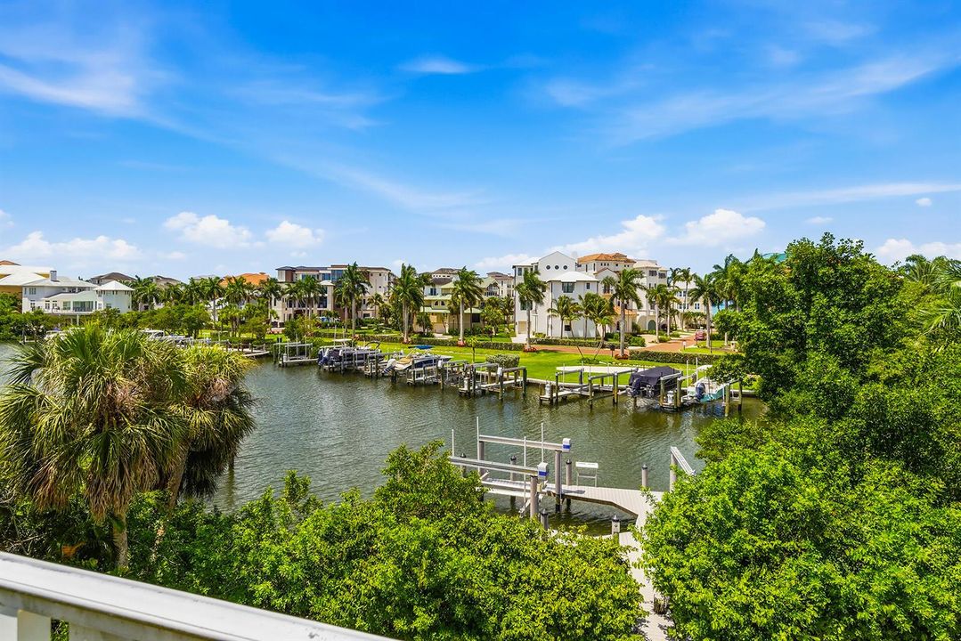 98-SOUTHPORT-COVE-34134-047