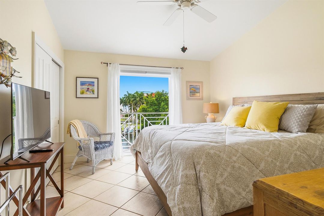 98-SOUTHPORT-COVE-34134-057