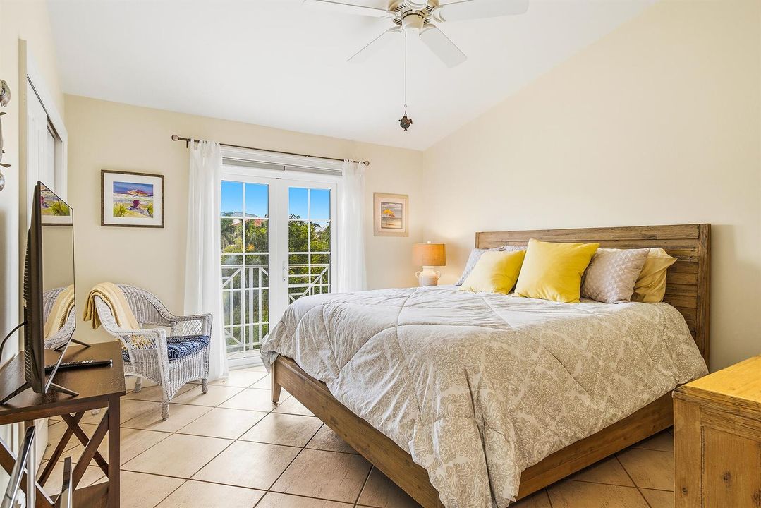 98-SOUTHPORT-COVE-34134-056