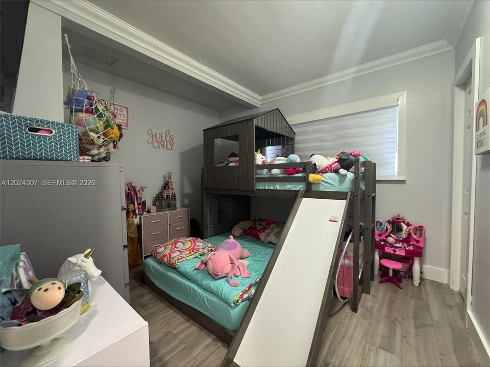 В аренду: $3,800 (4 спален, 2 ванн, 1590 Квадратных фут)