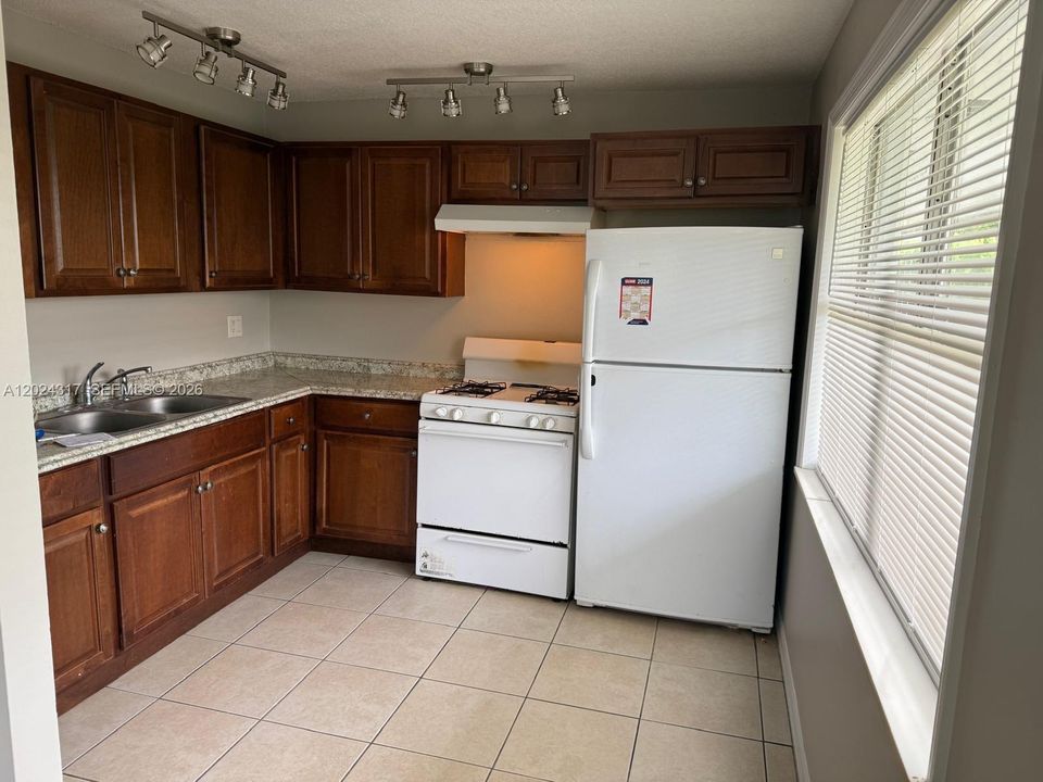 For Rent: $2,155 (2 beds, 1 baths, 1020 Square Feet)