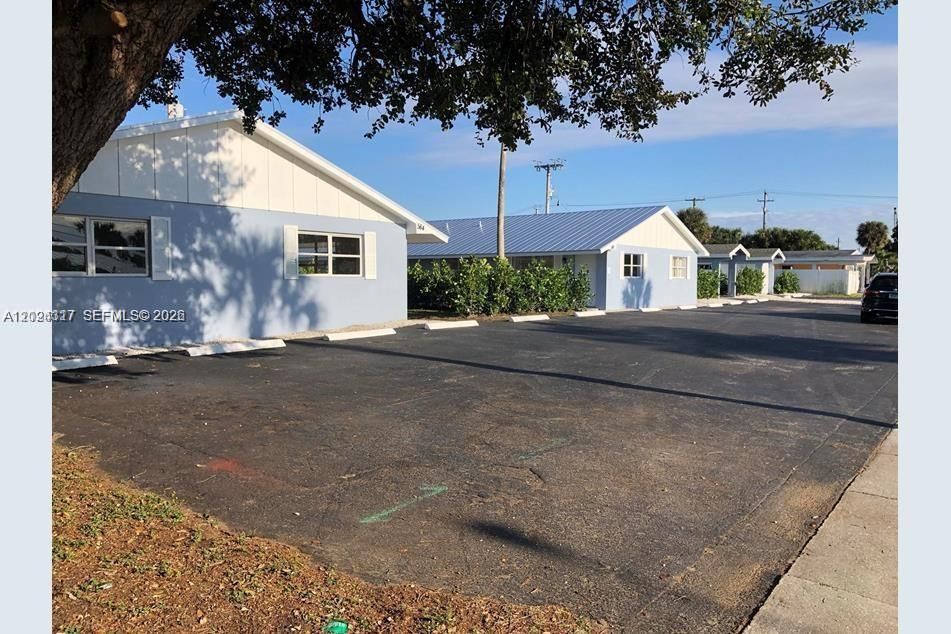For Rent: $2,155 (2 beds, 1 baths, 1020 Square Feet)