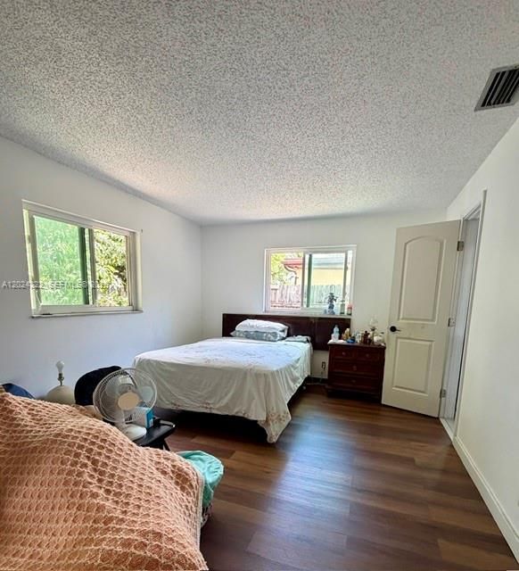 En Venta: $480,000 (3 camas, 2 baños, 1503 Pies cuadrados)