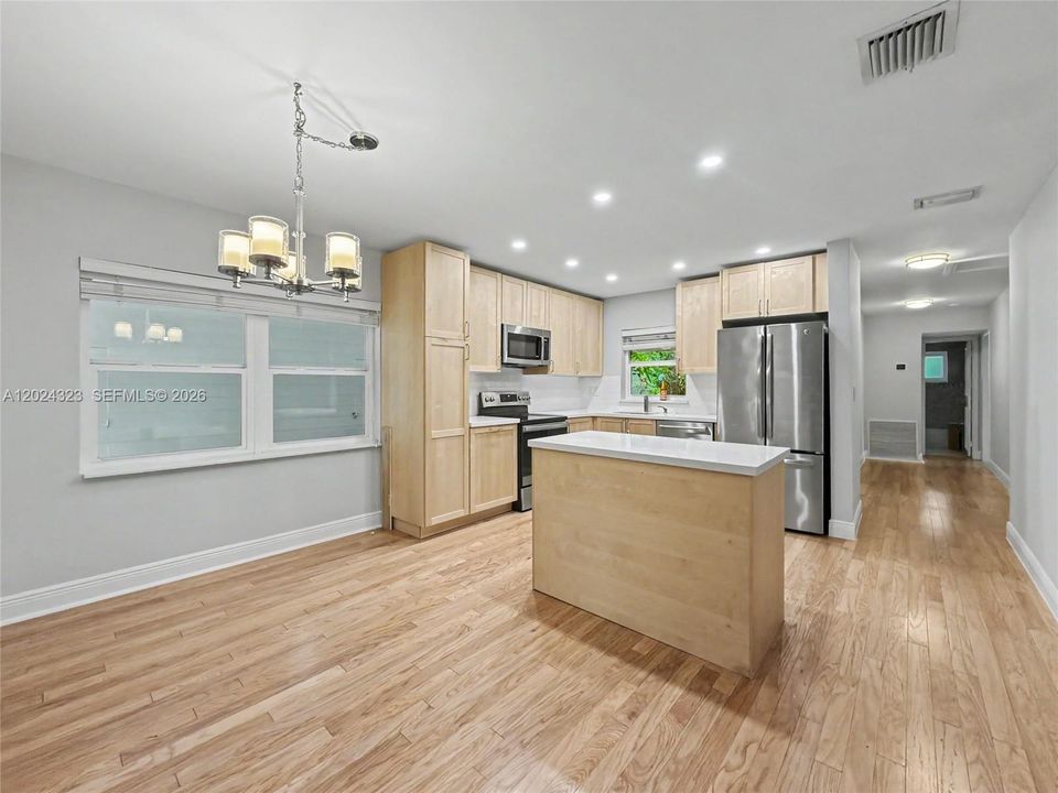 Active With Contract: $5,500 (4 beds, 2 baths, 1731 Square Feet)