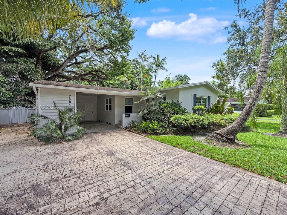 Active With Contract: $5,500 (4 beds, 2 baths, 1731 Square Feet)