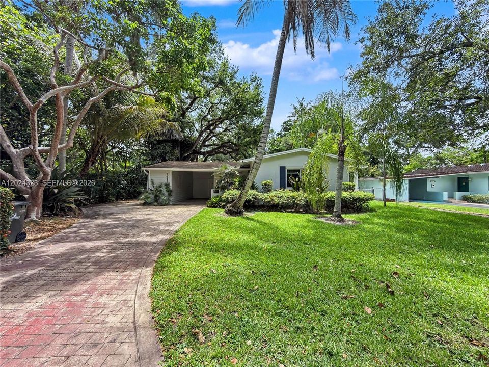 Active With Contract: $5,500 (4 beds, 2 baths, 1731 Square Feet)