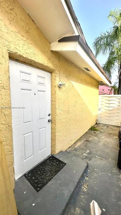 For Rent: $1,500 (1 beds, 1 baths, 2419 Square Feet)