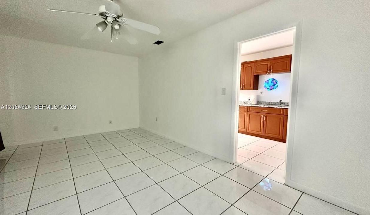 For Rent: $1,500 (1 beds, 1 baths, 2419 Square Feet)