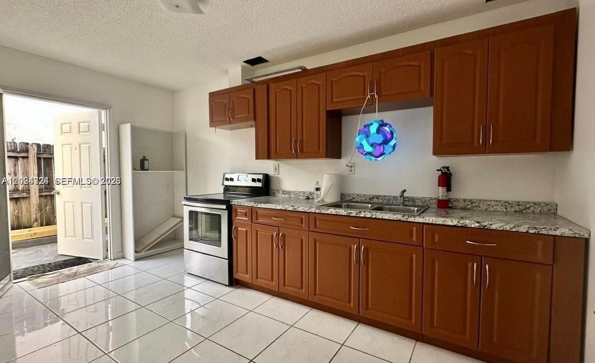 For Rent: $1,500 (1 beds, 1 baths, 2419 Square Feet)