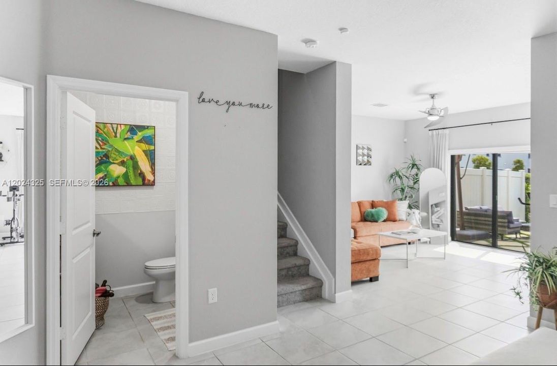 For Rent: $3,990 (3 beds, 2 baths, 1595 Square Feet)