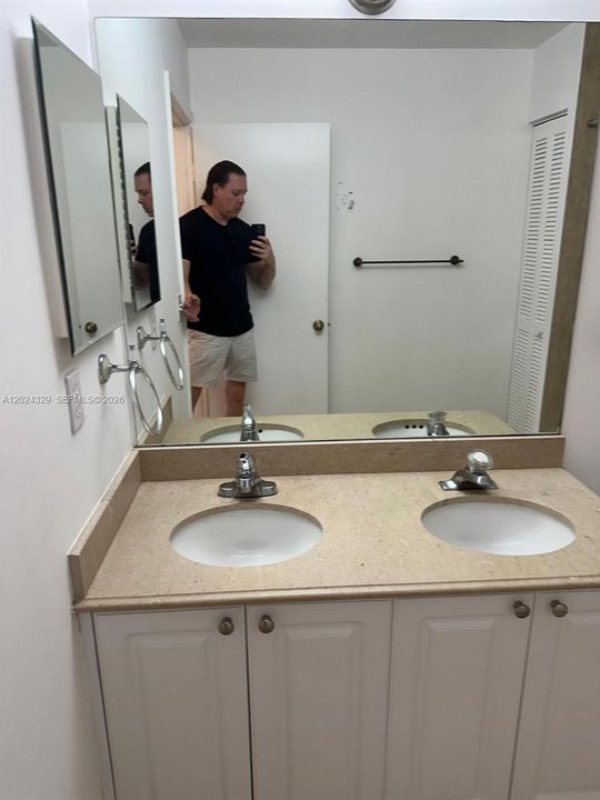 En Renta: $4,900 (4 camas, 2 baños, 1830 Pies cuadrados)