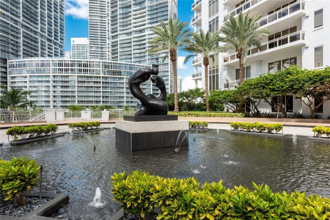 Fountain w/Carbonell Sculpture