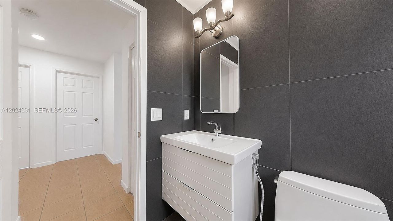 En Venta: $355,000 (3 camas, 2 baños, 1220 Pies cuadrados)