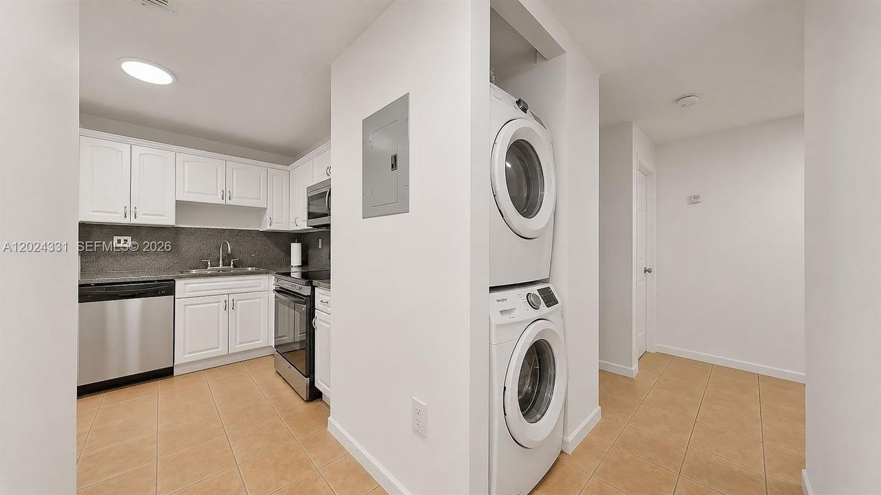 En Venta: $355,000 (3 camas, 2 baños, 1220 Pies cuadrados)