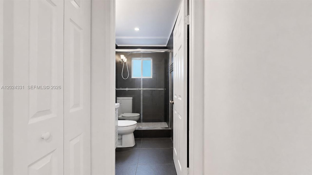 En Venta: $355,000 (3 camas, 2 baños, 1220 Pies cuadrados)