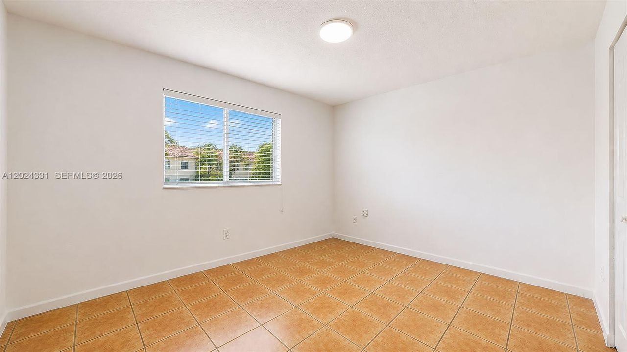 En Venta: $355,000 (3 camas, 2 baños, 1220 Pies cuadrados)