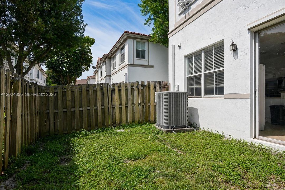 For Sale: $600,000 (4 beds, 2 baths, 1894 Square Feet)