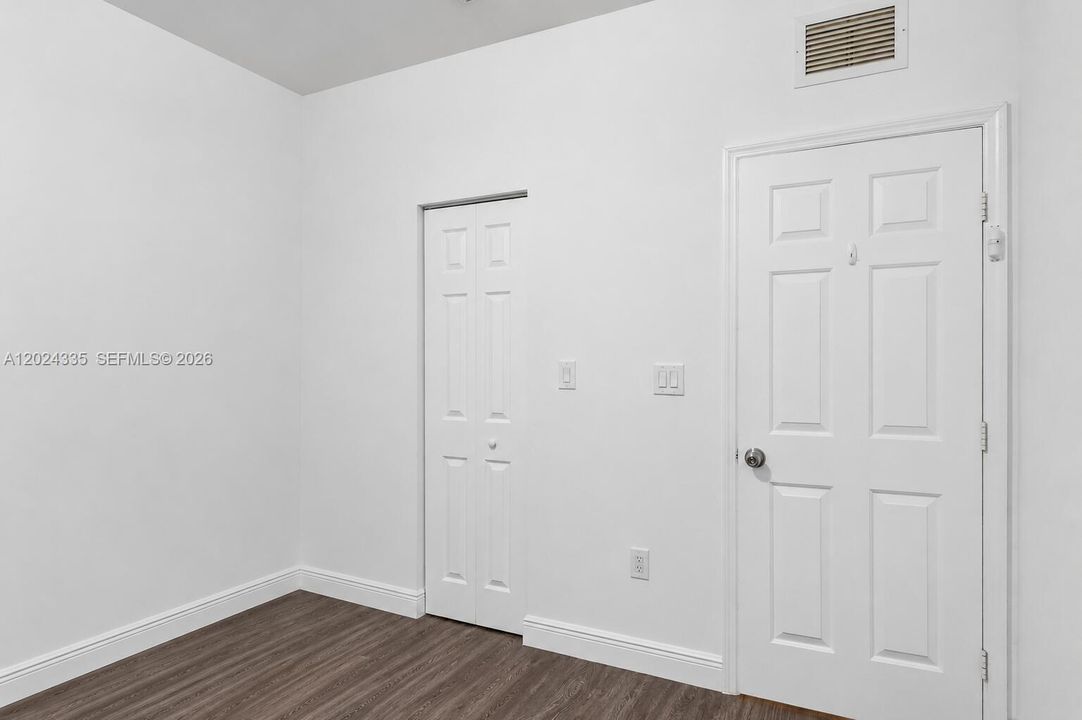 For Sale: $600,000 (4 beds, 2 baths, 1894 Square Feet)