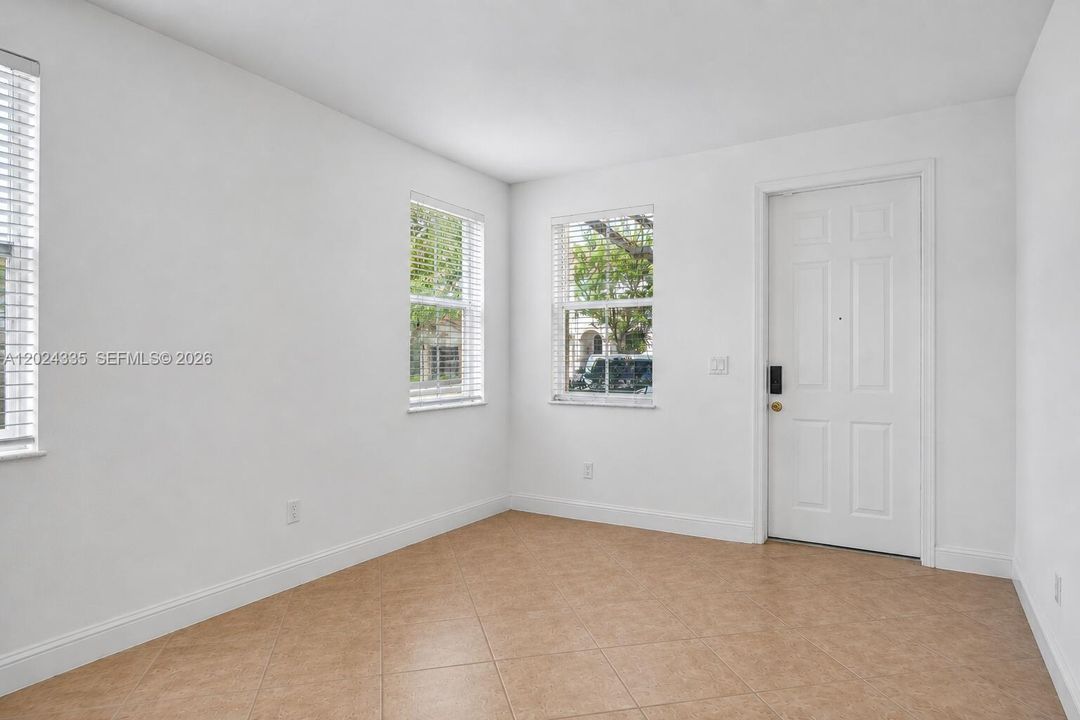For Sale: $600,000 (4 beds, 2 baths, 1894 Square Feet)