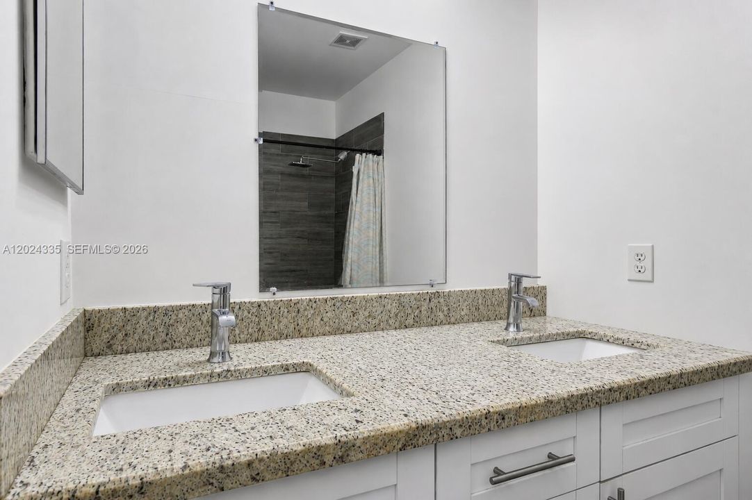 For Sale: $600,000 (4 beds, 2 baths, 1894 Square Feet)