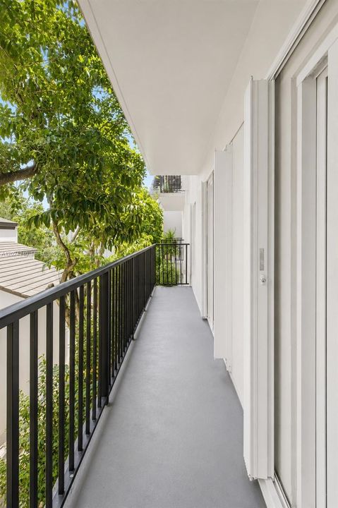 For Sale: $635,000 (2 beds, 2 baths, 1218 Square Feet)