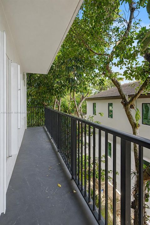 For Sale: $635,000 (2 beds, 2 baths, 1218 Square Feet)